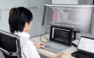 威海 api php源码,下载的php源码怎么运行呢？